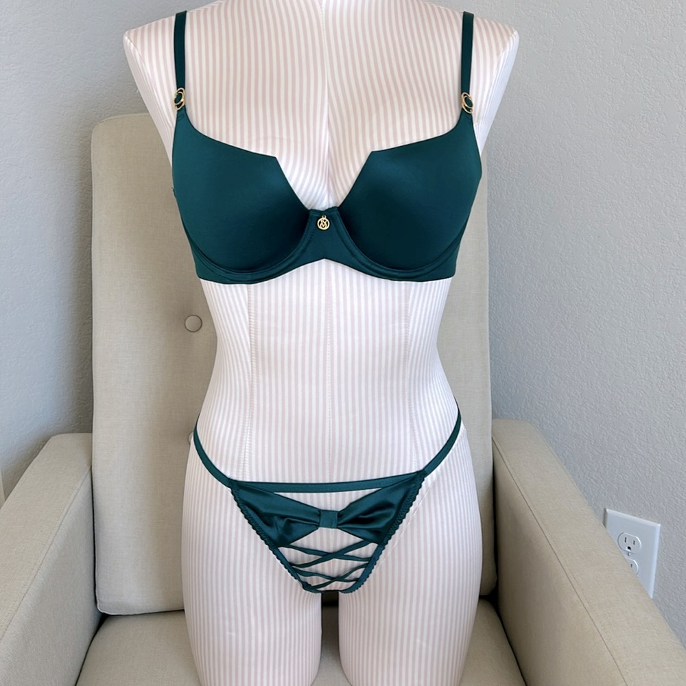 VS Uplift Balconet Bra and Panty set